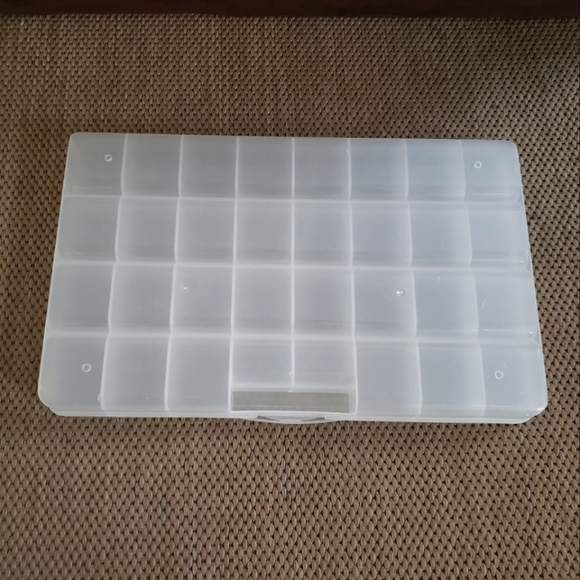 The Beadery Clear Plastic  Compartment Storage Box - Picture 3 of 3
